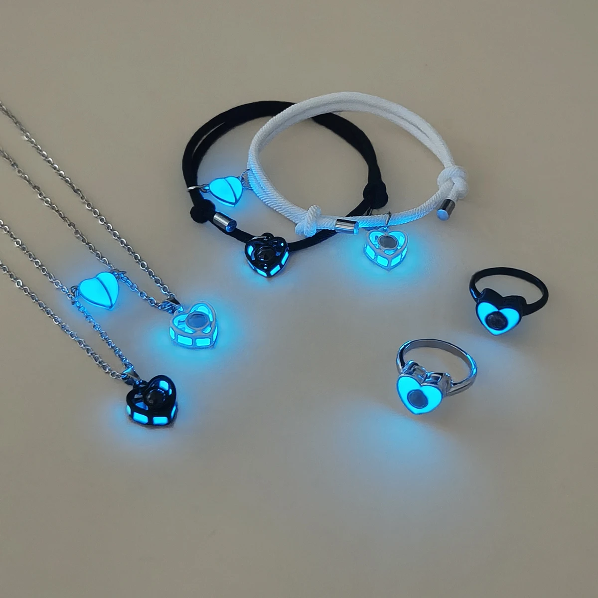 6PCS/Set Glow in the Dark Heart Shape Projection Glow Peach Love Bracelet Necklace Ring 100 Languages I Love You Gift Set for Wo