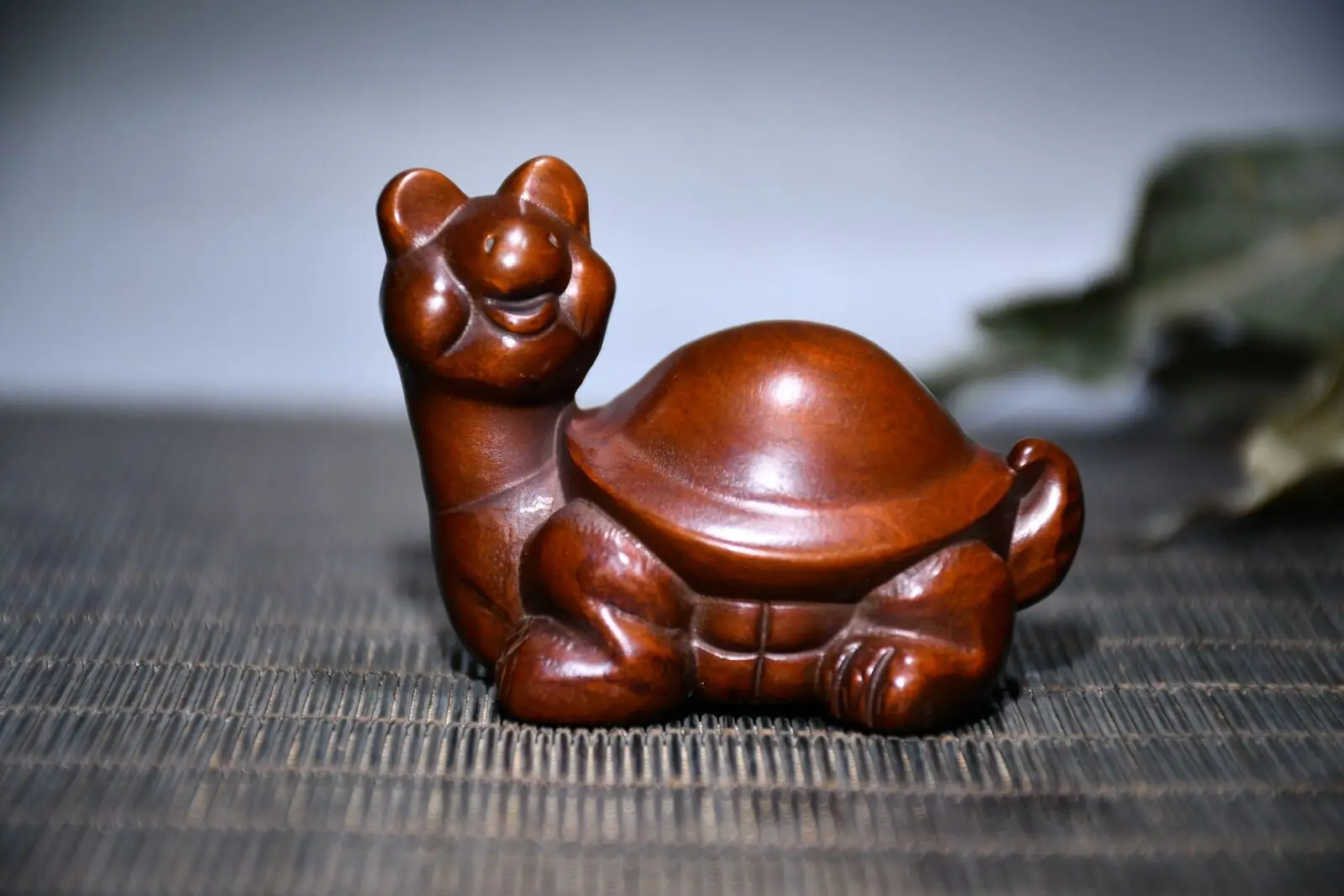 2.4" Collect China Box-wood Hand Engraving Animal Turtle Statue