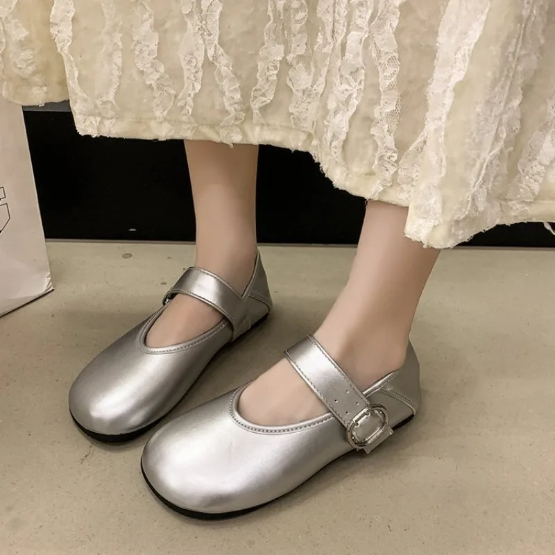 مصمم الباليه مسطحة القاع فستان واحد Tabis لوليتا أحذية النساء النمط الفرنسي مساء ماري جين أحذية أحذية امرأة المتسكعون