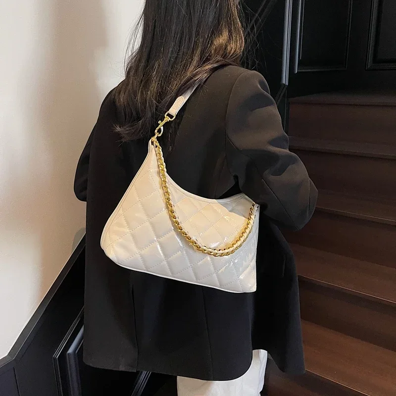 

Luxury Vintage Crossbody Purse Elegant Leather Messenger Bag Paris Designer Handbag With Minimalist Letter Logo