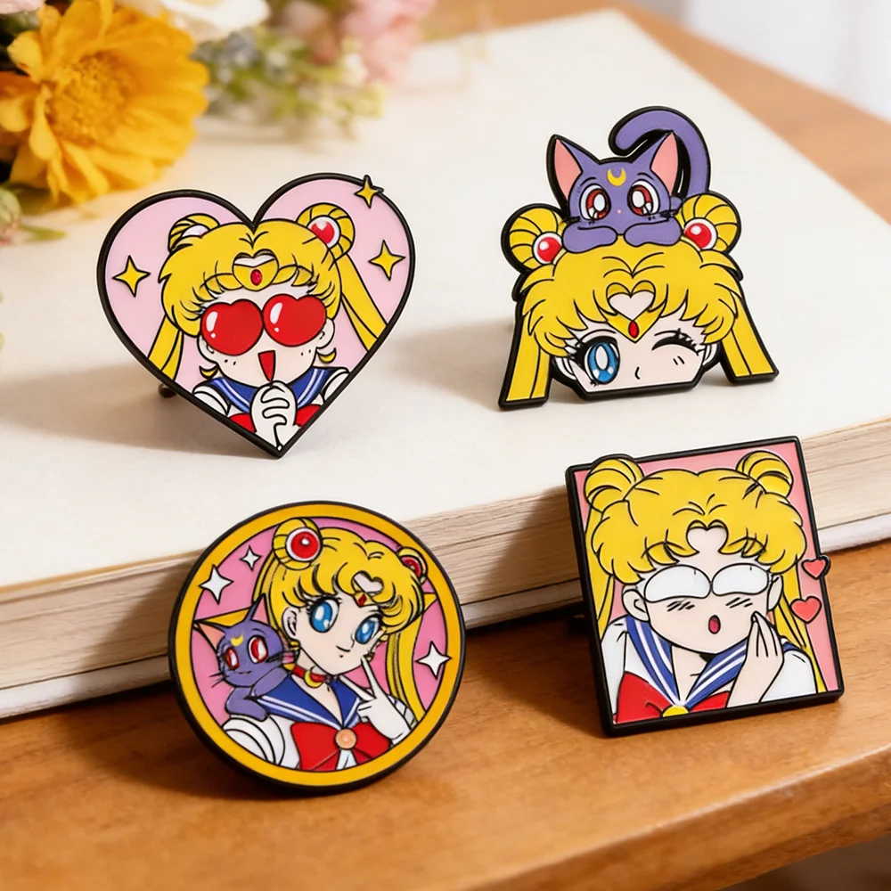 4 épingles en émail en forme de cœur Sailor Moon, broches de dessin animé, badges en métal créatifs pour sacs à dos, vêtements, bijoux, cadeau de vacances