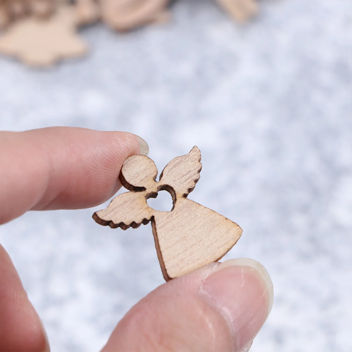 

100Pcs Vintage Wooden Pieces Christmas Hanging Decor Creative Natural Pendant for Car Home Bag DIY Craft Smooth Touch