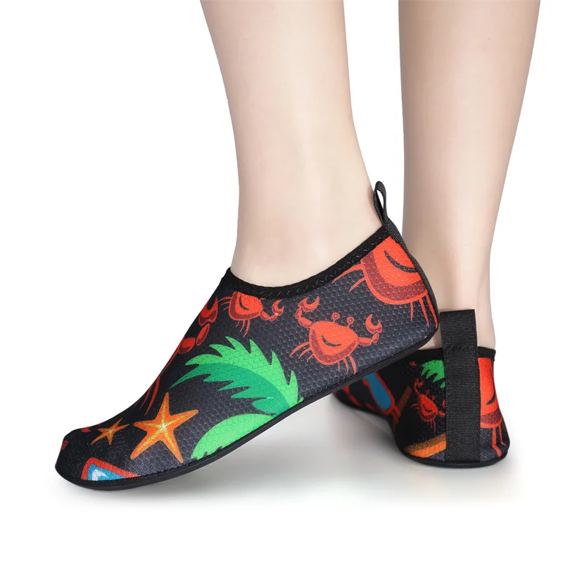 2024 Mężczyźni Aqua Shoes Summer Mężczyzna Pływanie Plaża Barefoot Water Shoes Women Light Wader Fishing Sea Shoes Darmowa wysyłka Duży rozmiar