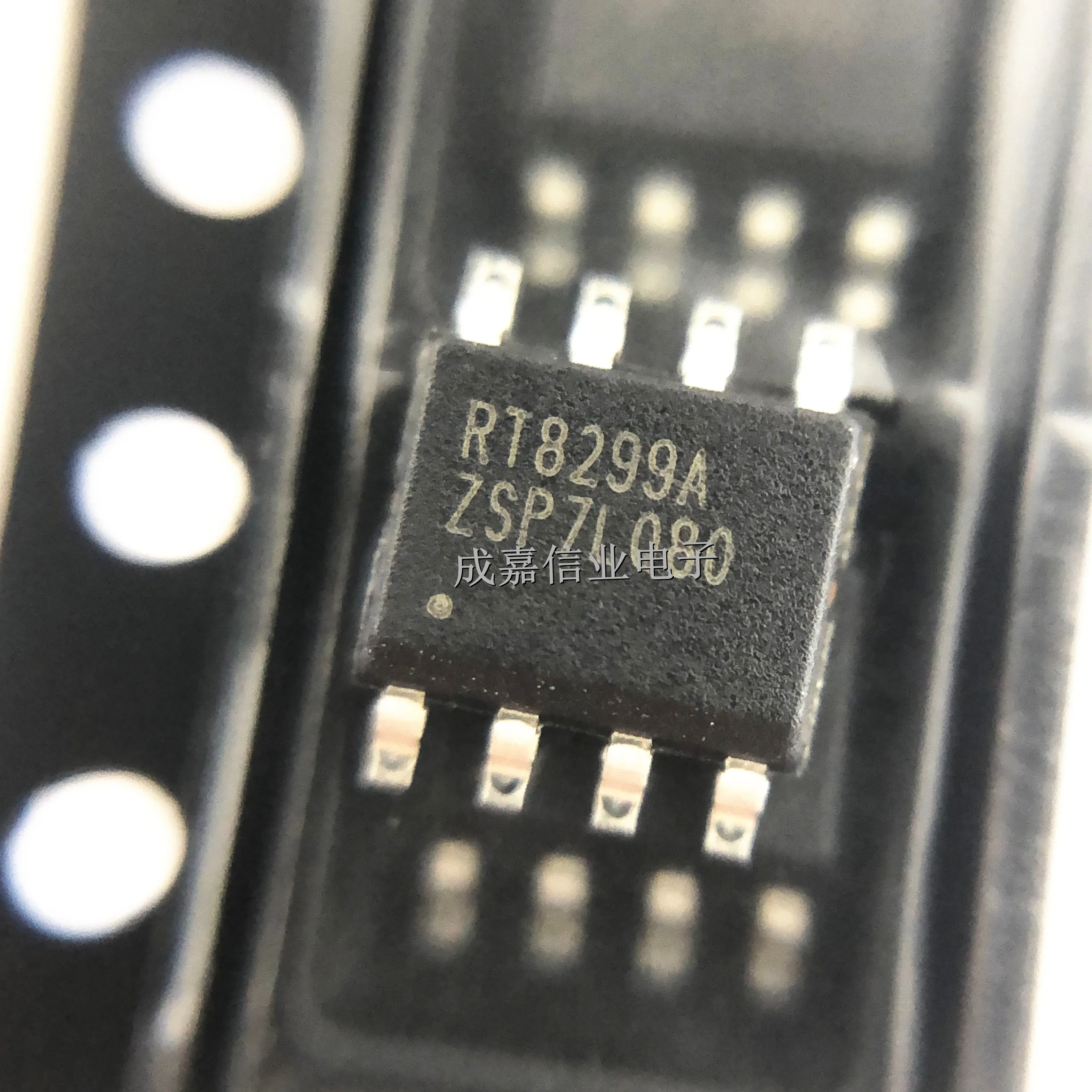 10pcs/Lot RT8299AZSP SOP-8 RT8299A Switching Voltage Regulators 3A, 24V, 500kHz Operating Temperature:- 40 C-+ 85 C