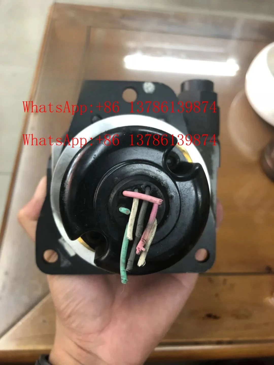 

Original New Lever Assy 702-16-02290 - Factory Supply for Komatsu D155AX D275A D65 Series Dozer