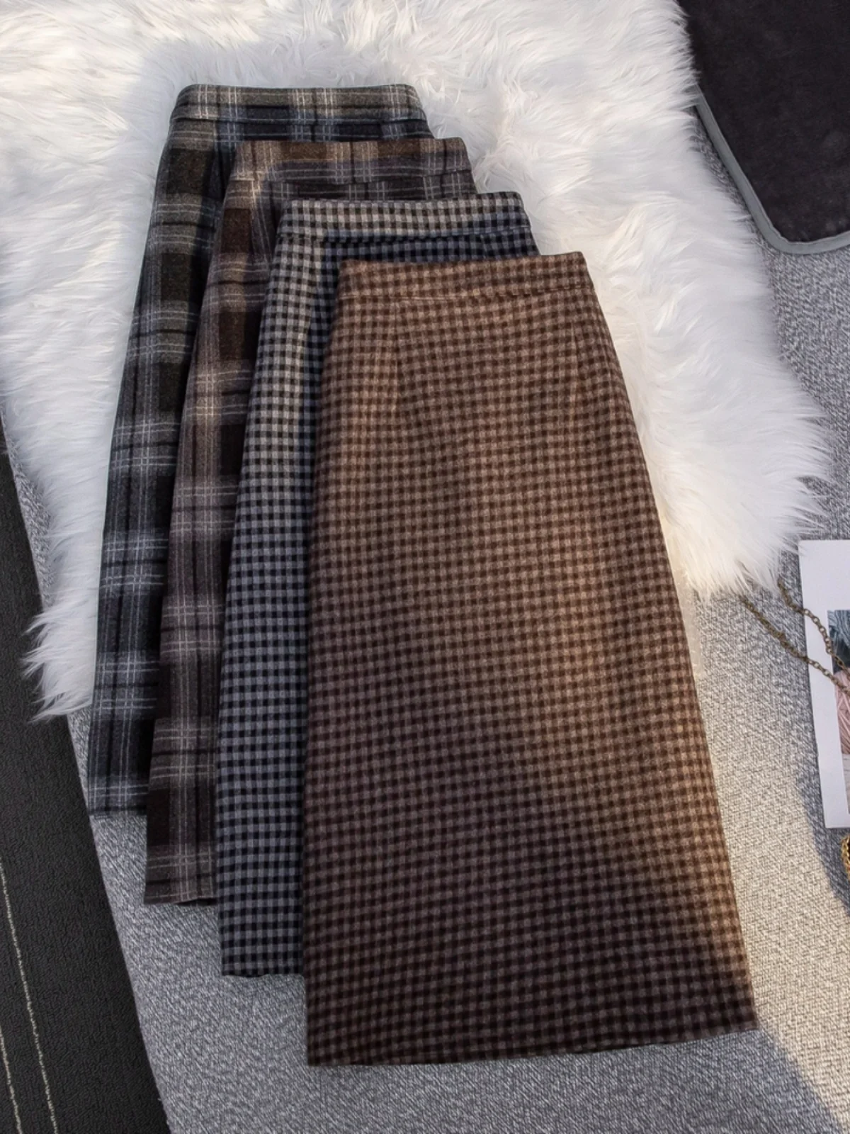 High Waist Plaid  Skirt Women's Autumn Winter Match Sweater A-Line Midi Split Skirt Small Size Half Skirt Bodycon