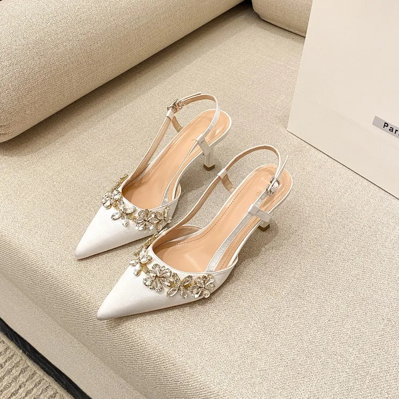 2026 ربيع جديد الموضة 7.5 سنتيمتر صنادل عالية الكعب المرأة المياه الماس مثير الصنادل تنوعا