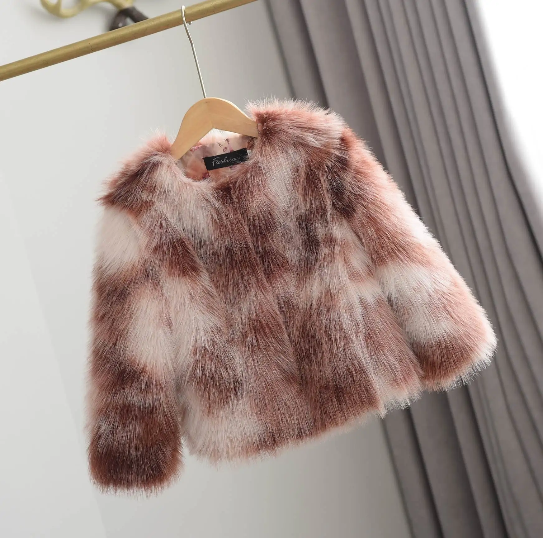 2024 Winter Woven Spray Painted Patchwork Faux Fur Coat for Girls Short Round Neck Patchwork Fashion Fur Coat