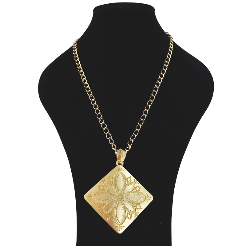 Large Statement Abstract Tribal Boho Round Flower Medallion Matte Gold Pendant on Long Gold Chain Necklace Lagenlook 34\