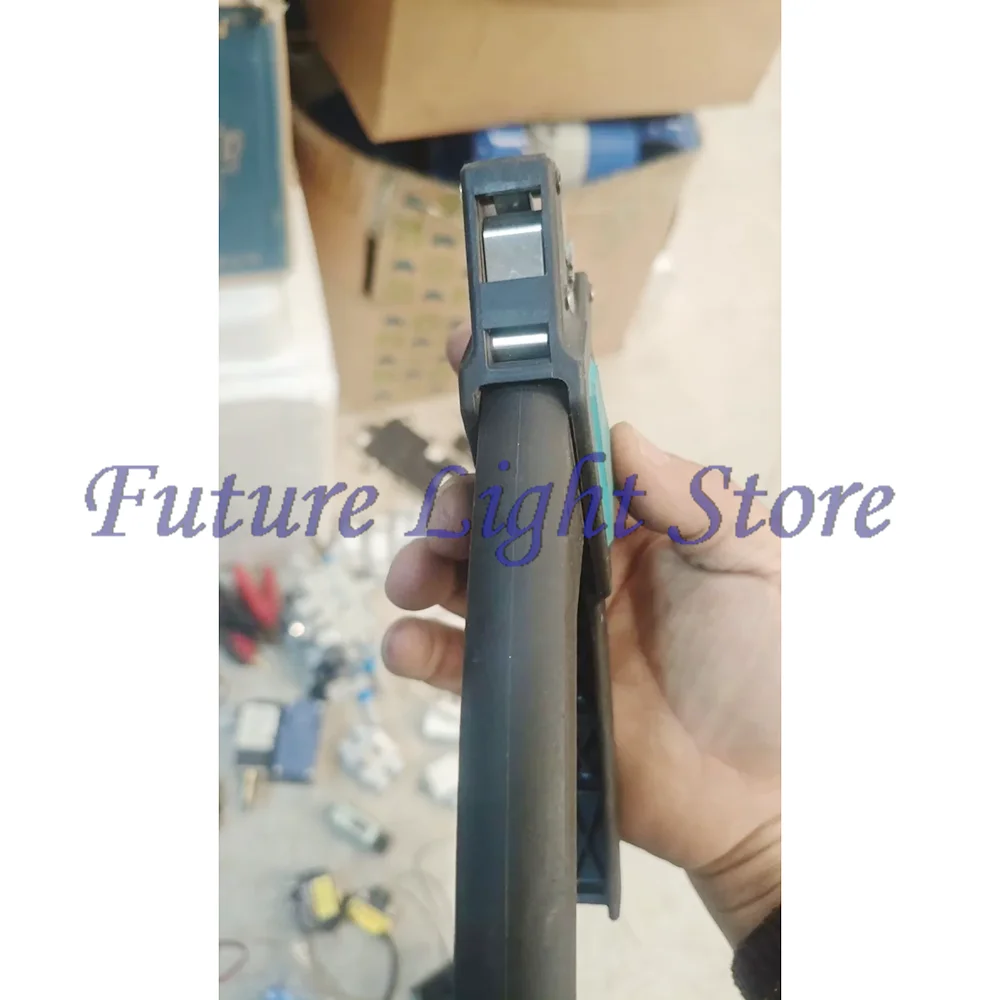 

Инструмент для зачистки проводов WIREFOX 16-1 1212157