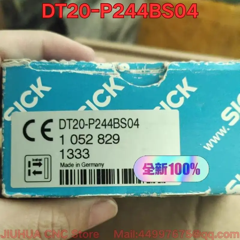 New DT20-P244BS04 displacement measurement sensor