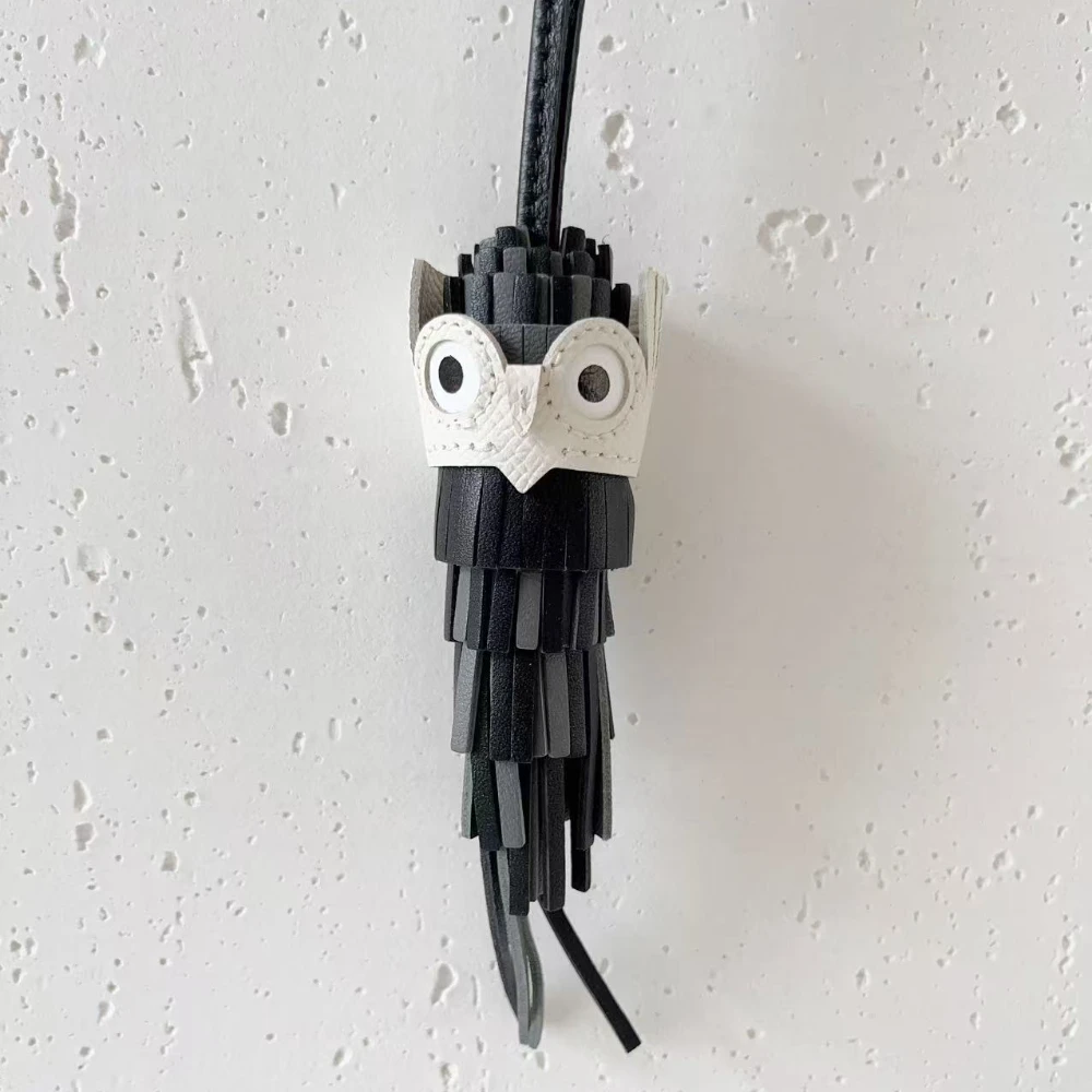 พู่นกฮูกกระเป๋า Charm Chouette ของแท้หนัง Cowhide เย็บมือกระเป๋าจี้พวงกุญแจกระเป๋าอุปกรณ์เสริม Luxury Design