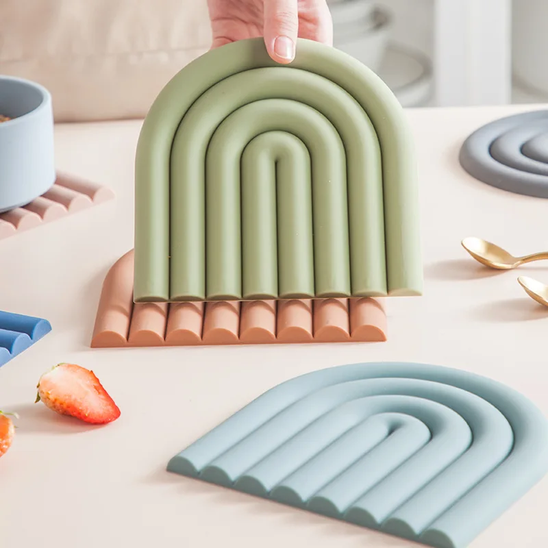 New Rainbow Silicone Pot Mat / Heat-Resistant Mat,Non-Slip Trivet Pot Anti Scald Under Hot Cookware Holder Cup Coaster Pads