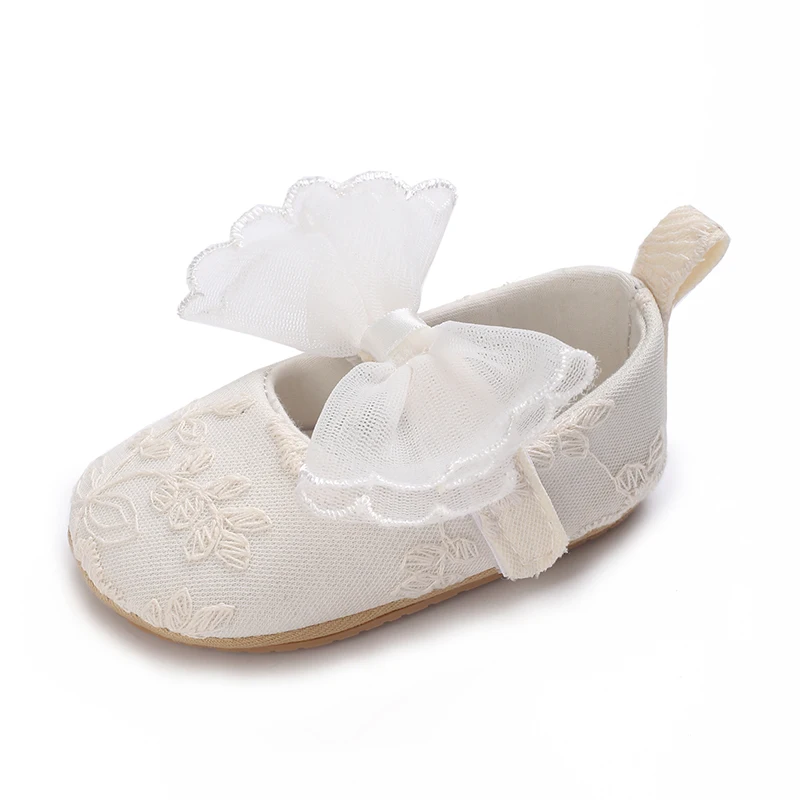 Zapatos de princesa de encaje blanco para niña, mocasines para bebé, zapatos Moccs con lazo y flecos, suela de goma, calzado antideslizante para cuna