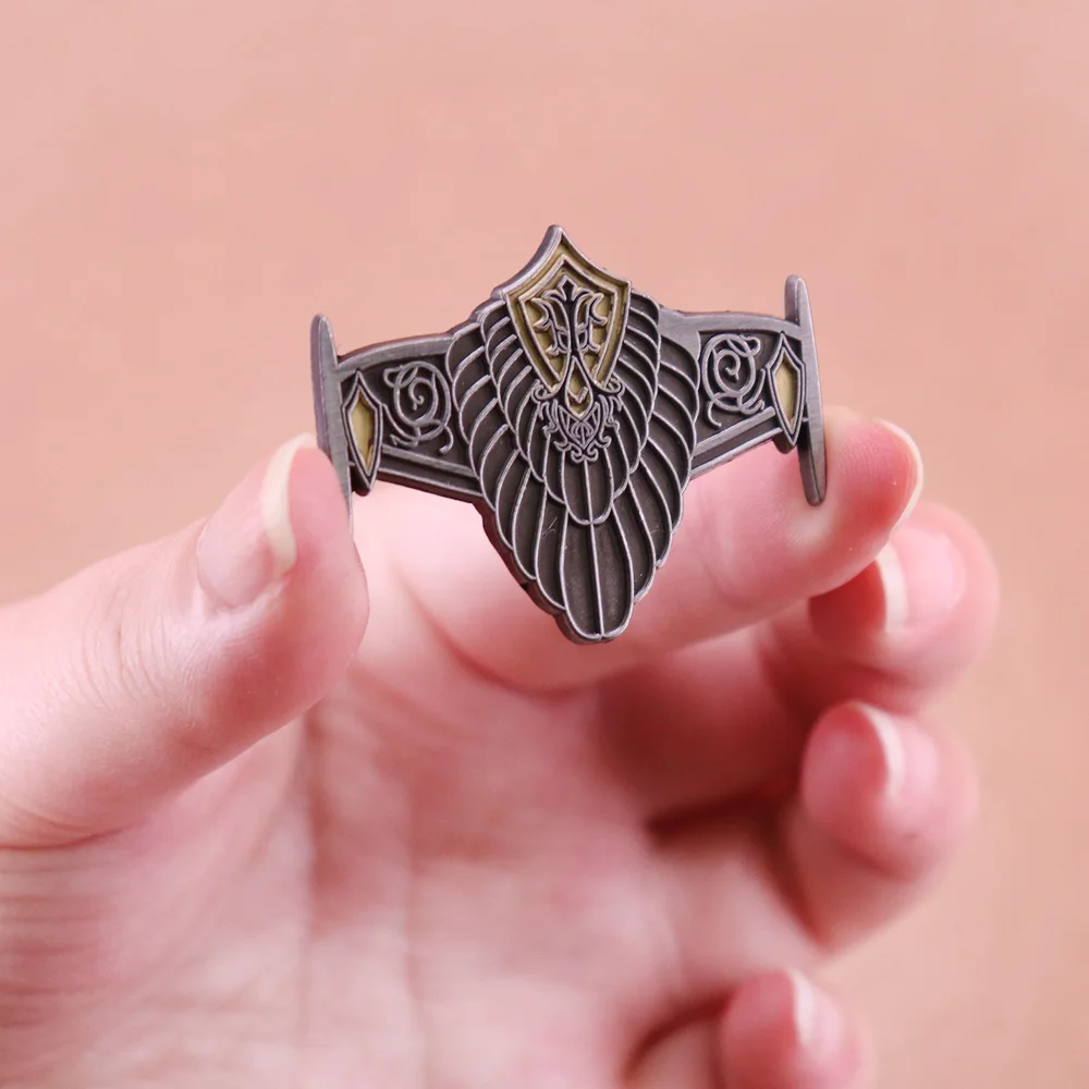 Sci-fi映画ファンクラウンエナメルピン、バックパック、帽子装飾ピン