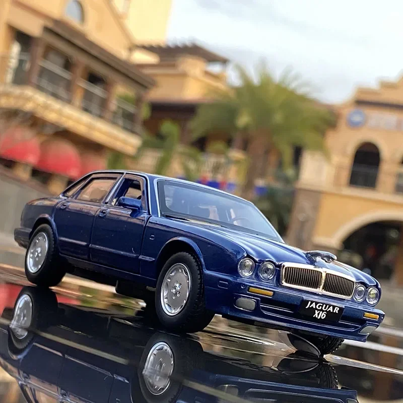 Jaguar-金属合金車モデルxj6,1:32,おもちゃ,トラック,高性能シミュレーション,収集可能なおもちゃ,ギフト