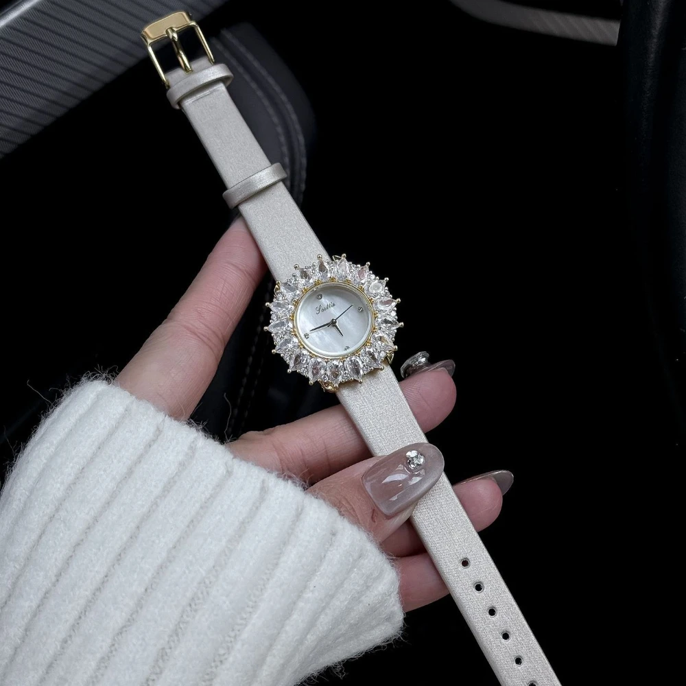 

Женские кварцевые часы, серебряные, золотые, с цветком, модные женские роскошные наручные часы с бриллиантами, часы из нержавеющей стали, подарок для девочек