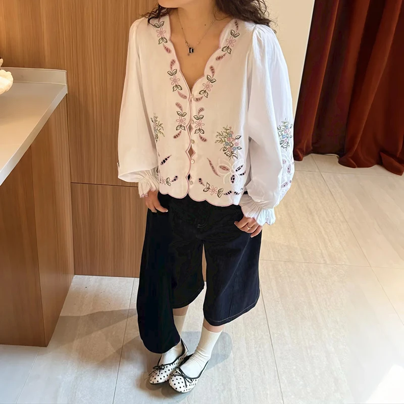 

Spring Summer New Pure Cotton Lantern Sleeve Long Sleeve Fish Scale Embroidery V-neck Short Loose Shirt Top Women's Fashion