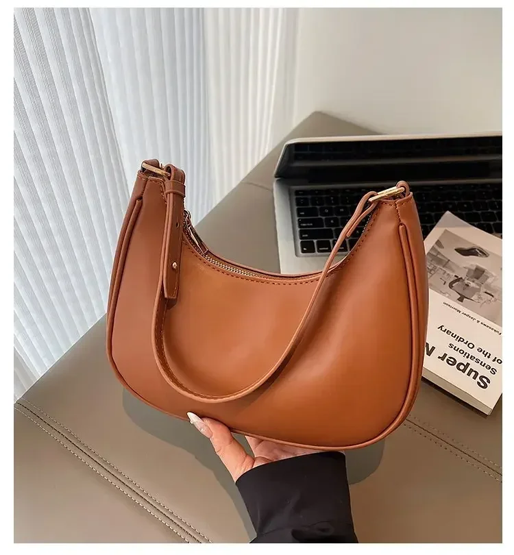 2025 Hot! Color-Blocked Crescent Saddle - Underarm/Handheld, Premium Vibe, Joyful Statement