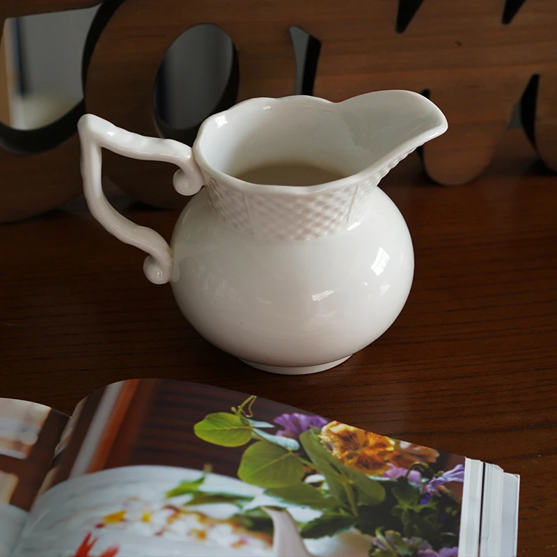

European Single Simple Relief Design Large Belly Medium Size Milk Cup Dining Table Small Water Rising Flower Vase