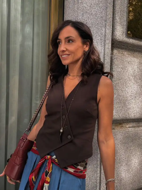 

Women's Fashion Sleeveless Suit Vest Solid Single Breasted V Neck Tops Elegant Office Lady Clothes Slim Casual Street Cardigan