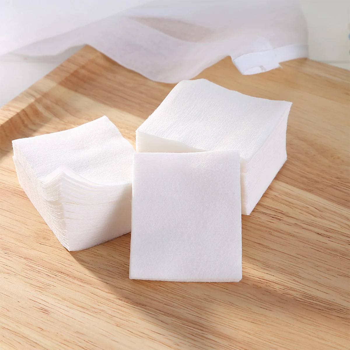 1000枚入り コットンパッド メイク落とし用 ソフトタッチ 使い捨て フェイシャルパッド 化粧落とし 肌用