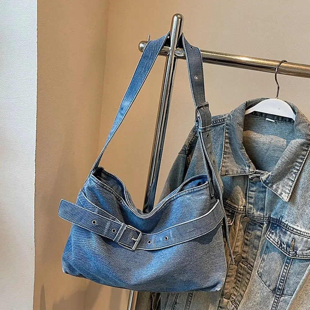 حقيبة يد كاجوال من قماش الدنيم على الطراز الكوري حقيبة حمل من جلد البولي يوريثان حقيبة يد ذات سعة كبيرة بلون سادة وسعة كبيرة تحت الإبط للفتيات