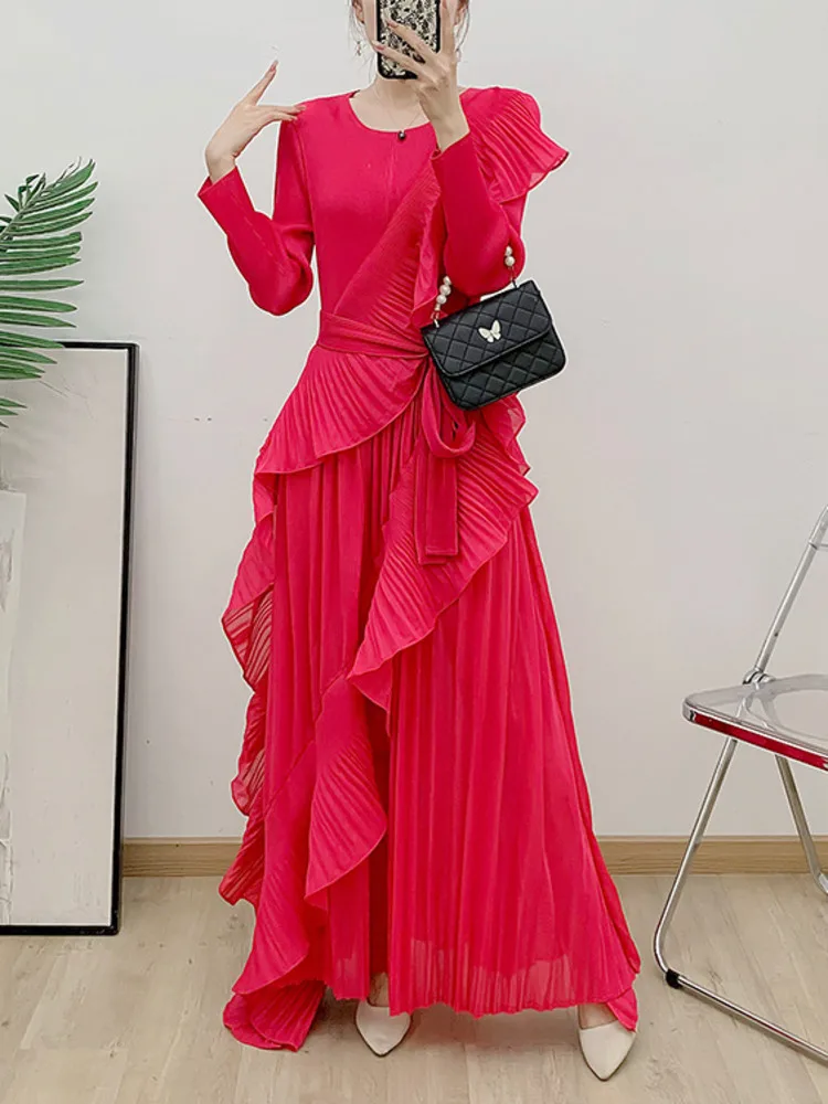 LANMREM Ruffle Edge Maxi Pleated Dress For Women Round Neck Long Sleeves Solid Color Stitching Belt Dresses 2024 New 2DA9911