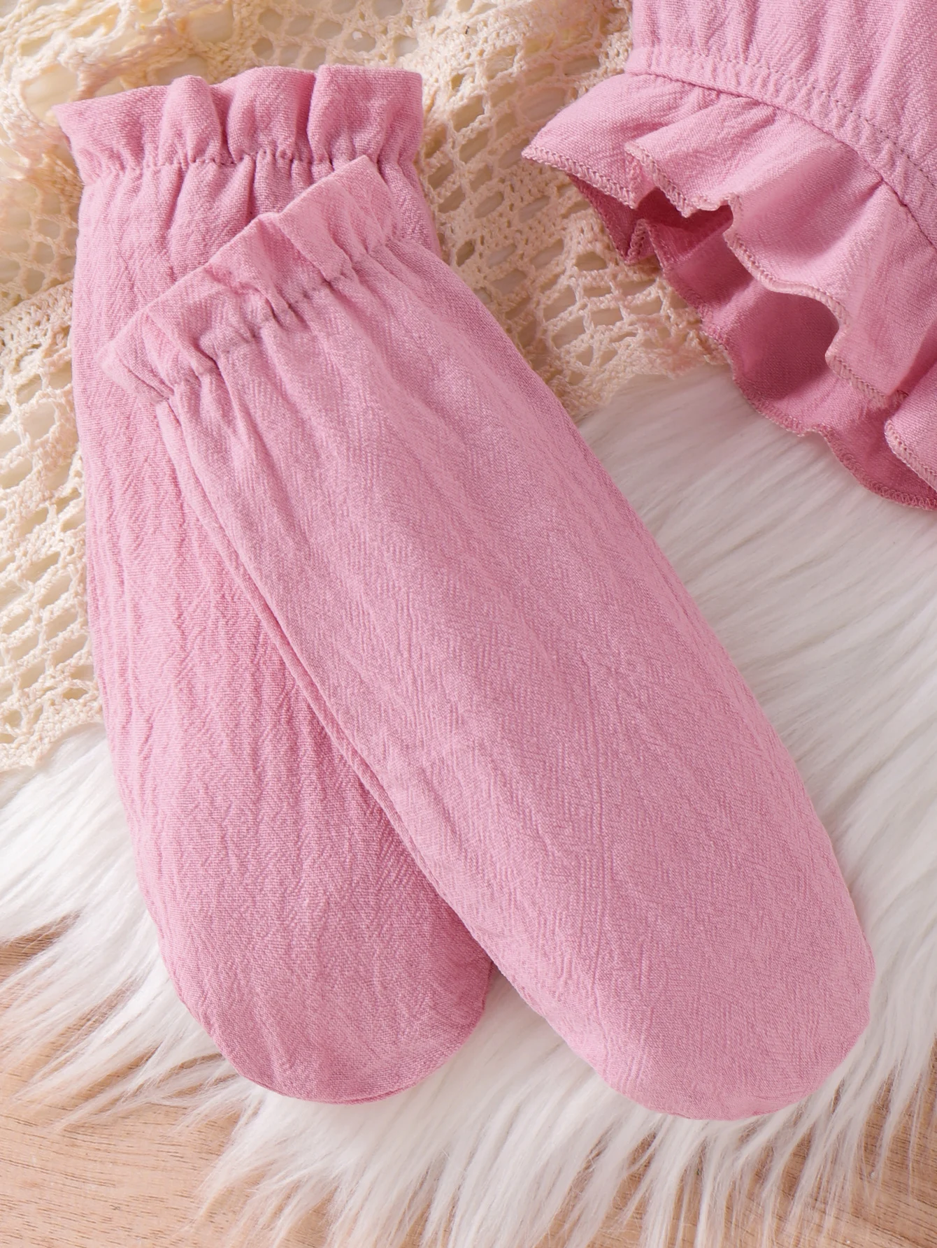 3PCS In Autumn, Girls Aged 0-1 Are Comfortable, Sweet And Cute Pink Long-Sleeved Clothes + Headband Socks Set