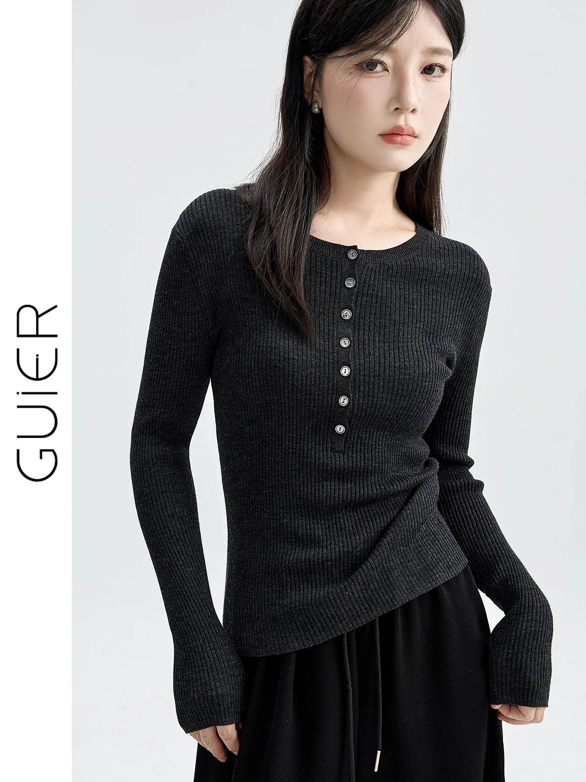 

Черный шерстяной вязаный топ приталенного кроя для женщин Guier Brand с круглым вырезом, длинными рукавами, стандартной длины, модный дизайн, осенняя коллекция