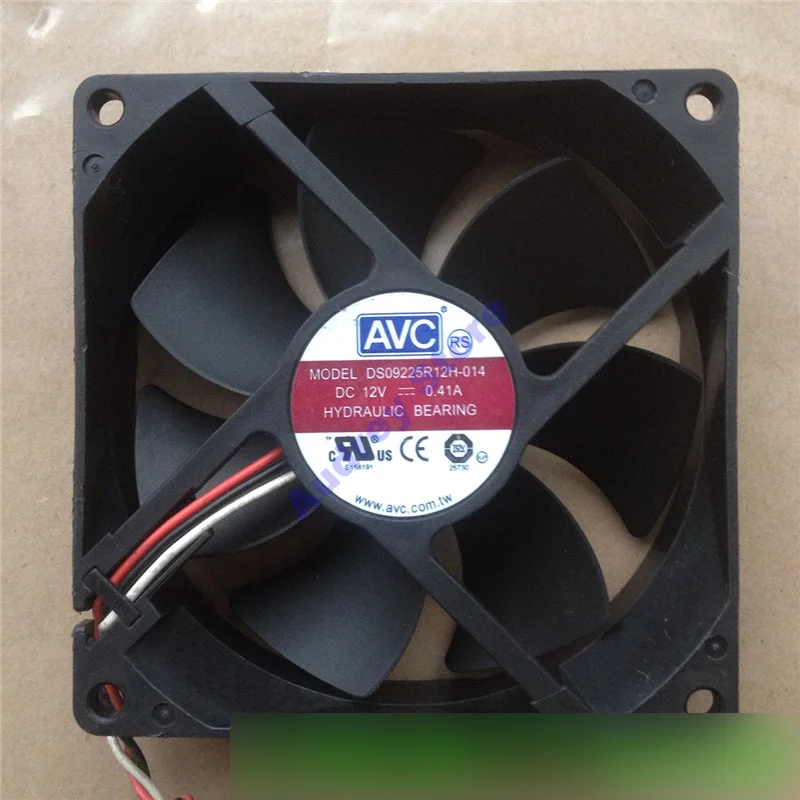 

Original AVC 9225 DC12V 0.41A 3W 9cm DS09225R12H-014 3-pin large air volume fan 3500rpm 52.82CFM air blower