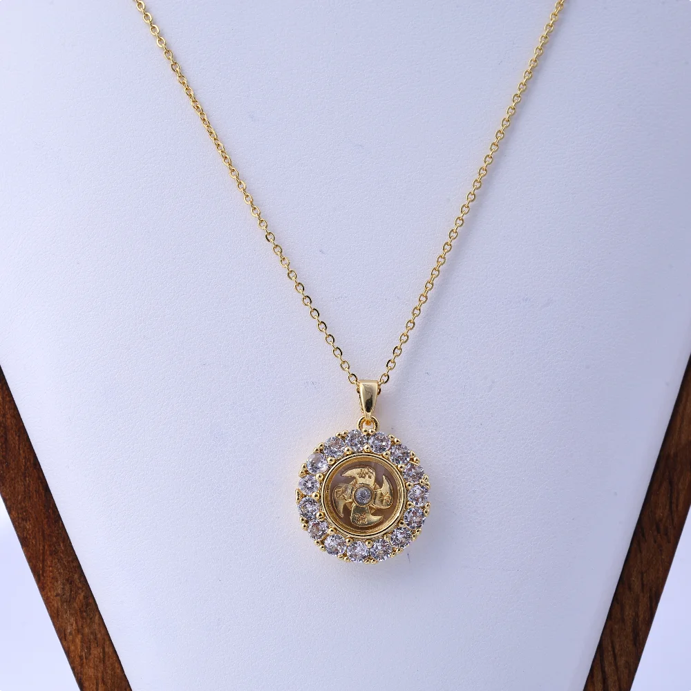 New vintage-inspired diamond-inlaid rotating necklace, unisex design