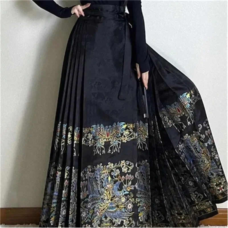 

Chinese Style Traditional Pleated Skirt For Women Black Mamianqun Hanfu Thin Fashion All-Match Lace-Up Long Skirts Womenwear2493