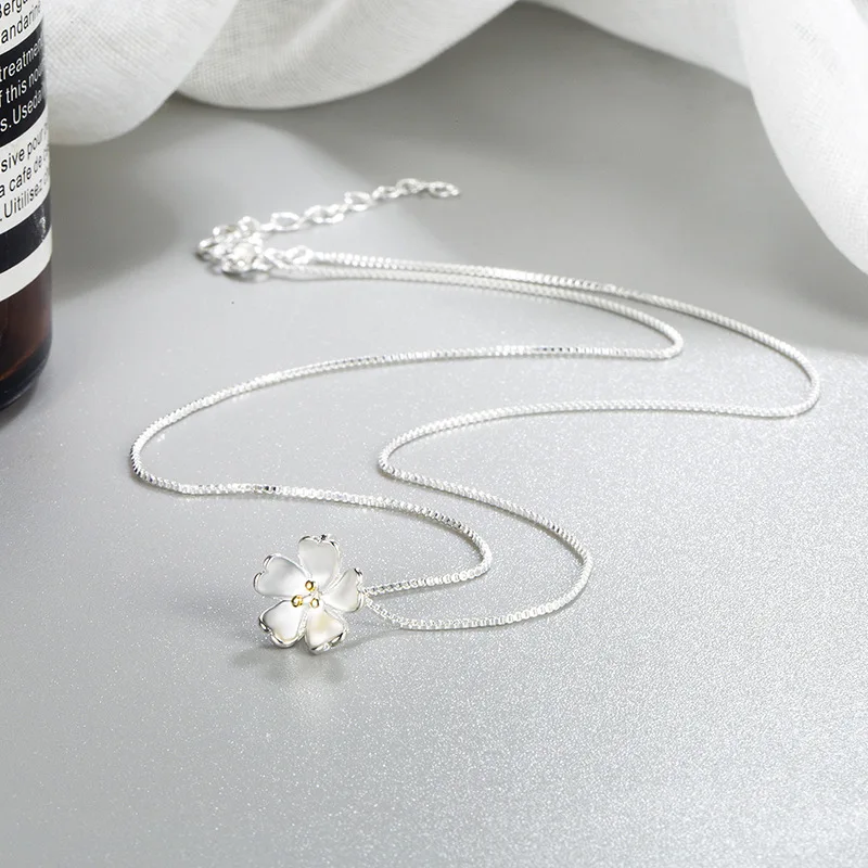 2023 New Silver Color Separation Cherry Blossom Pendant Necklaces for Women Romance Flower Choker Student Party Jewelry Gift