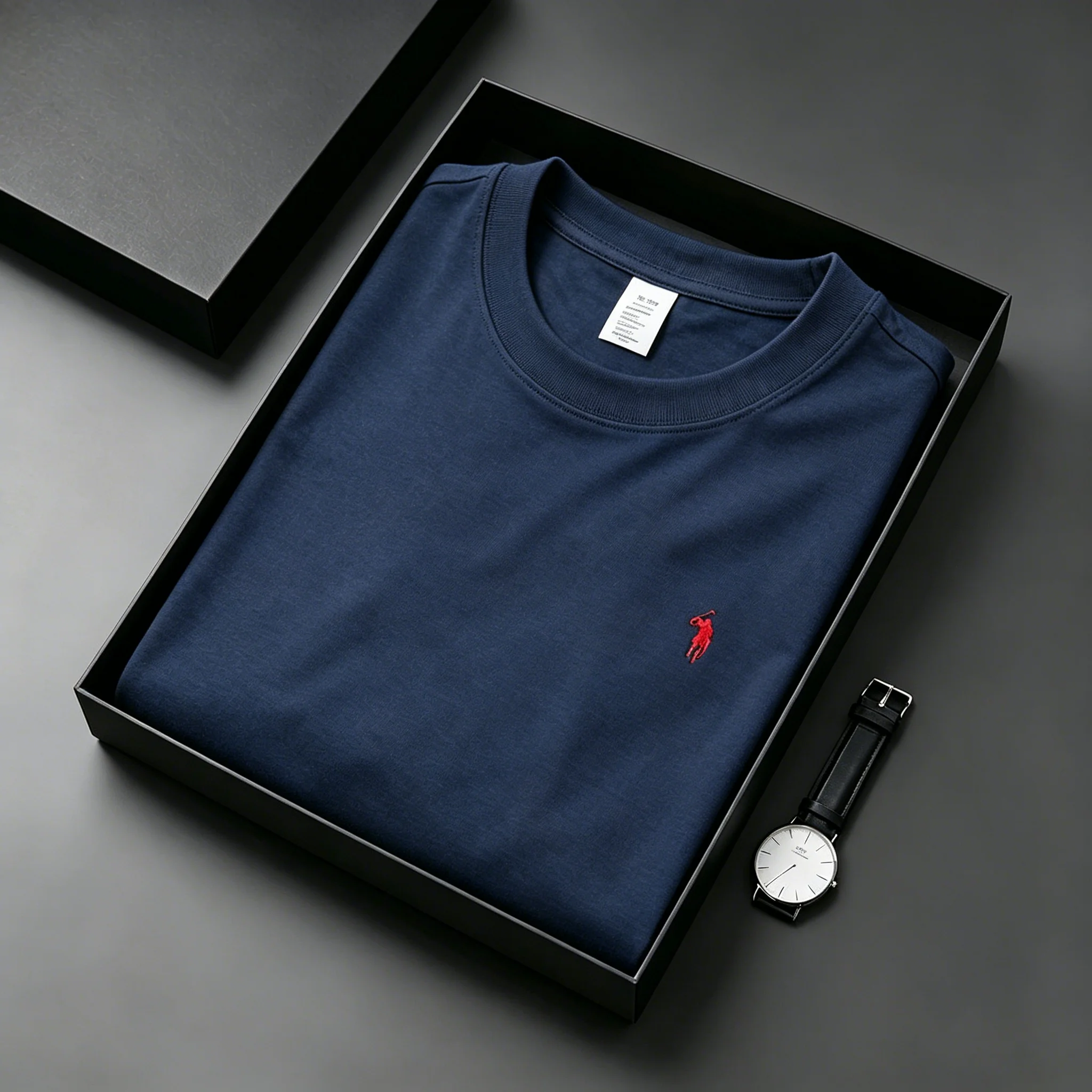 Camiseta Masculina 100% Algodão Verão 2026 Gola Redonda com Bordado de Cavalo Pequeno na Manga, Moda Esportiva Casual Respirável para Uso Diário