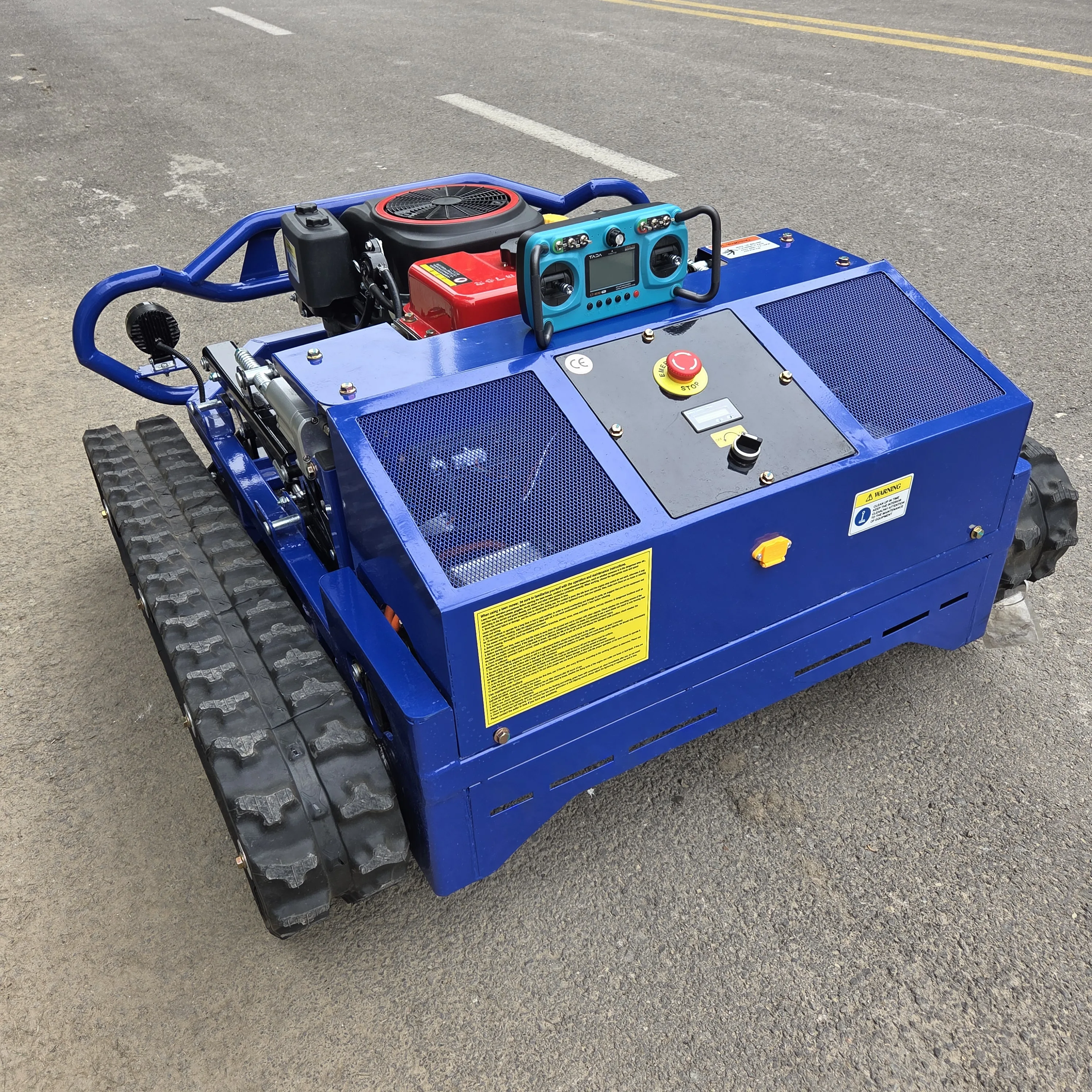 Высокая мощность 23 л.с., высокоэффективная система самогенерирования. Отличная передача. Адаптируется к сложным дождем. Машина с дистанционным управлением.