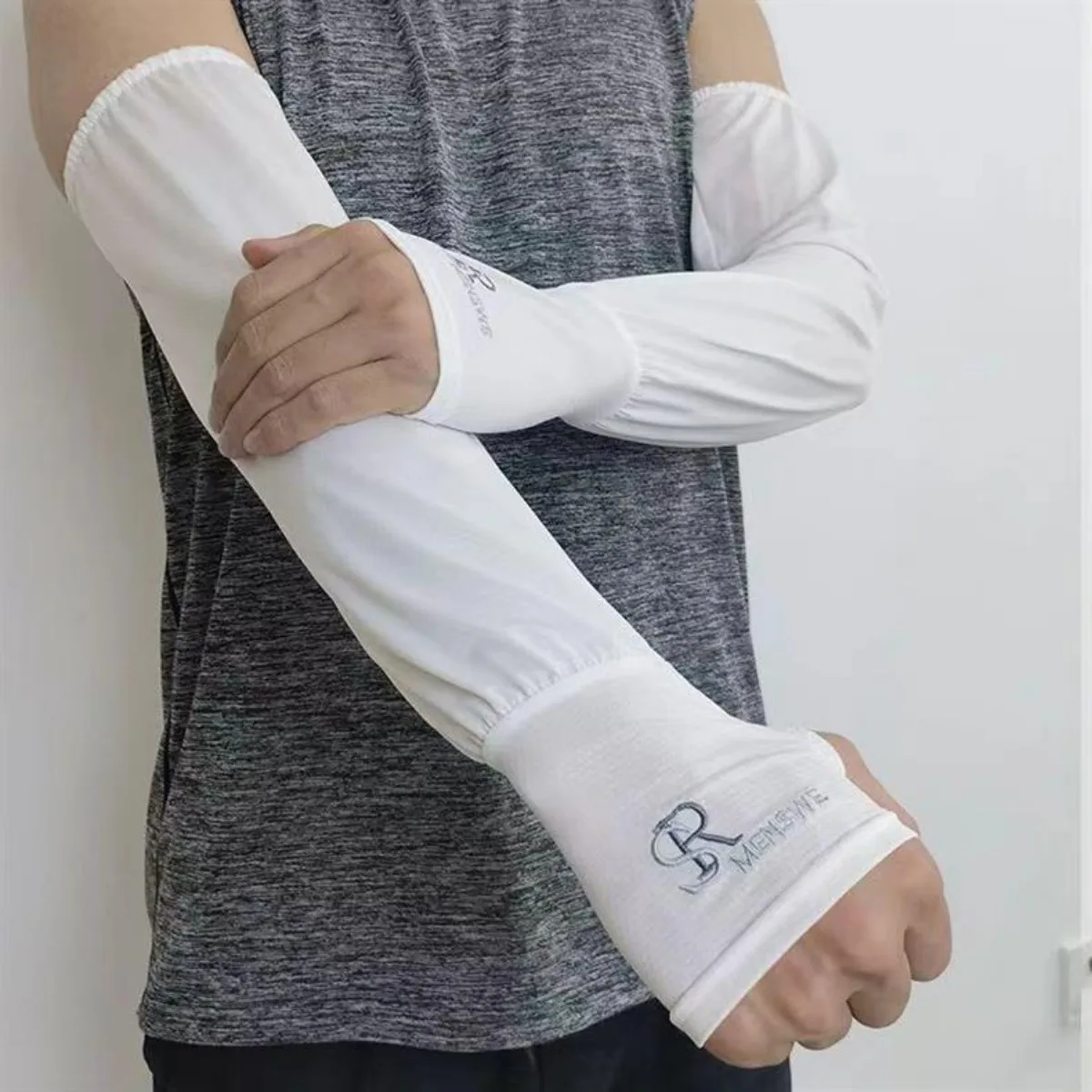 1 Pair Mens Ice Arm Sleeves Sunscreen Elastic Driving Gloves Outdoor UV Protection Arm Cover Sleeves Lightweight Cool Muff
