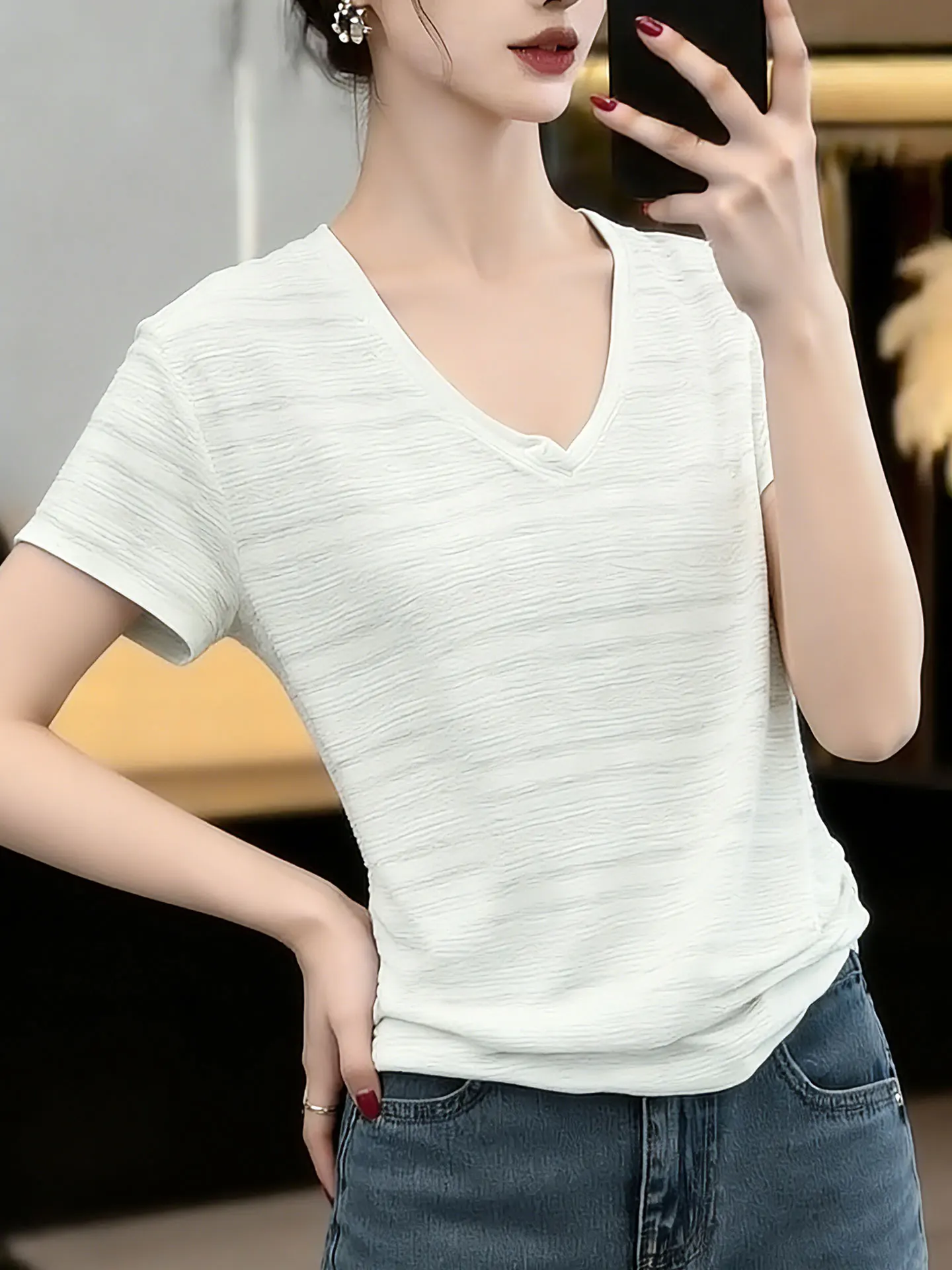 

Comfortable V-Ne ort Sve Striped T-irt European High-End Brand Casual Spring Summer Faion Lazy Sle Versatile Top
