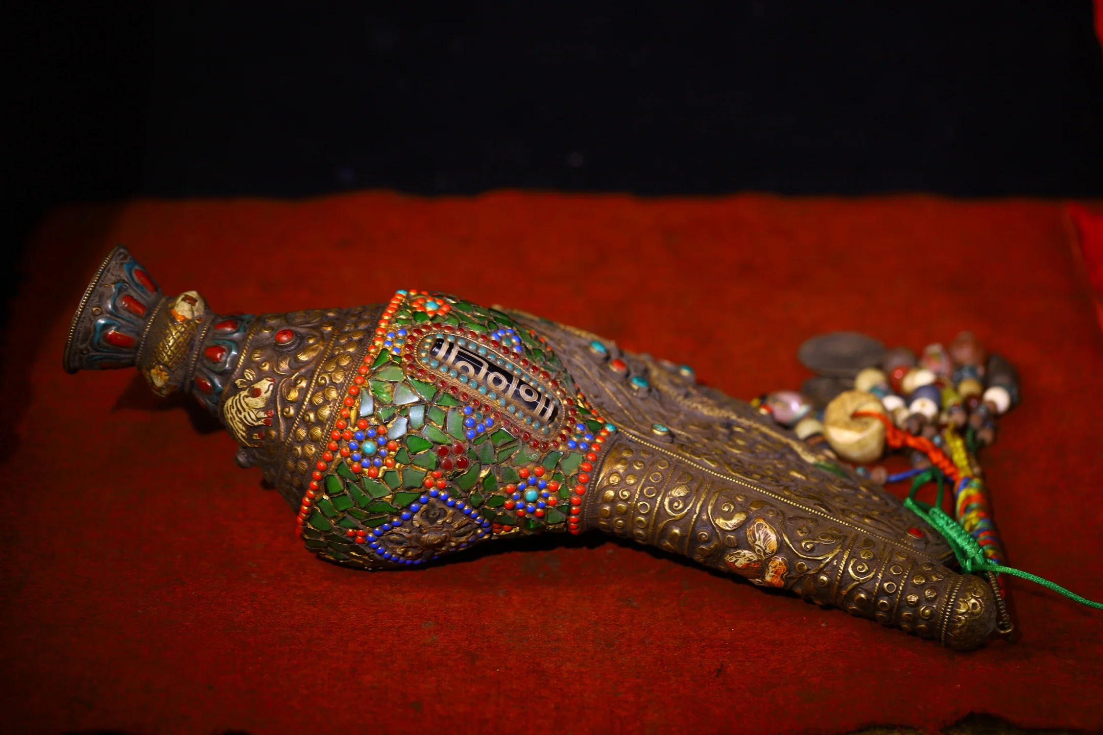 

18"Tibetan Temple Collection Old Natural Conch Gilded Mosaic Gem gZi Bead Dragon Texture Buddha Conch Amulet Worship Hall