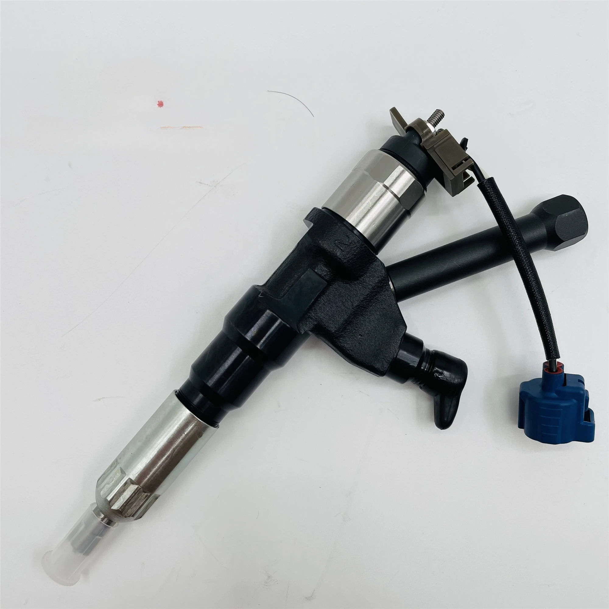 

Automobile Engine Fuel Injector Nozzle 095000-5215 095000-5212