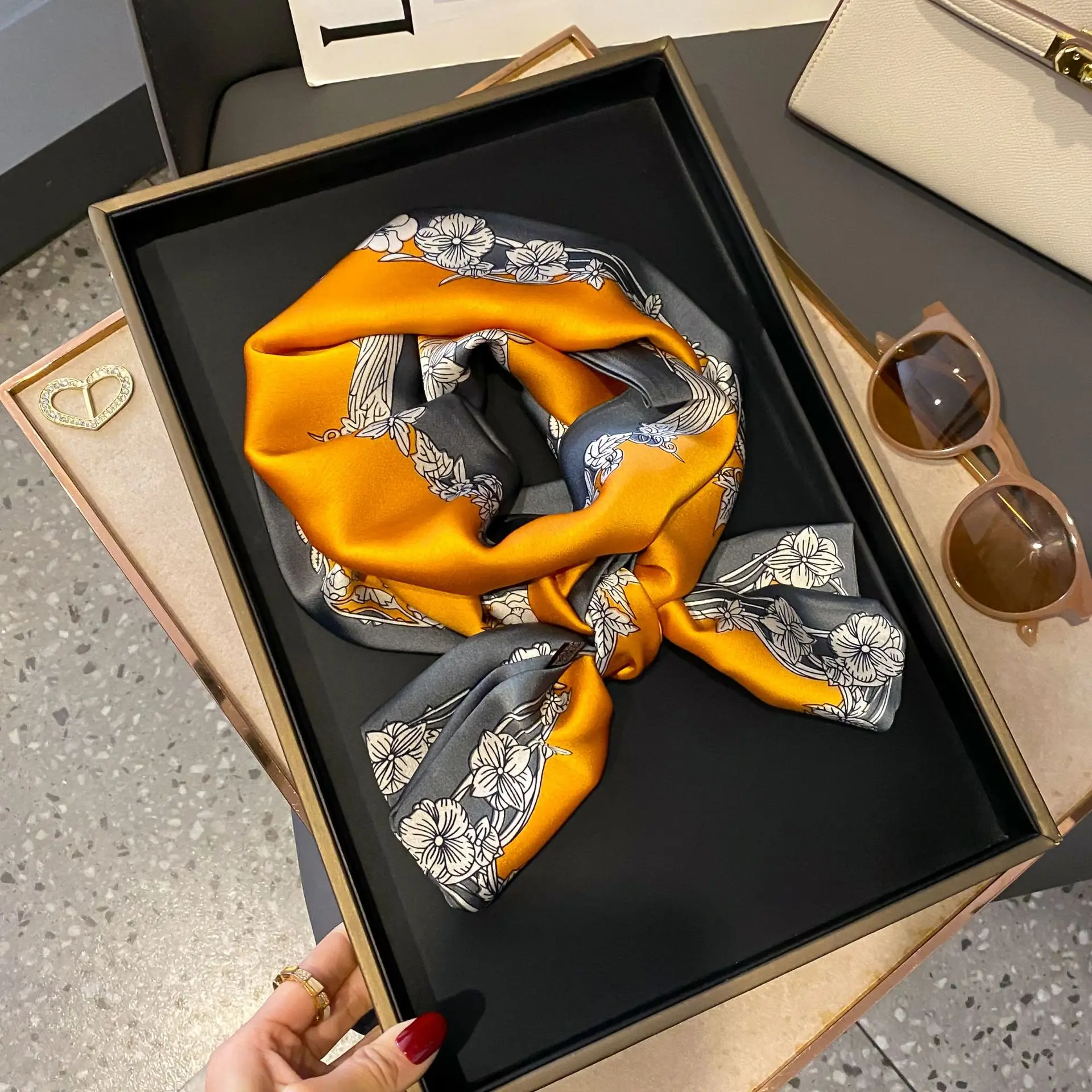 Luxus Hahnentritt Druck Nachahmung Seide Schal Stirnband Halstuch Foulard Weibliche Haar Schals Krawatte Dünne Schals Weiche Satin – Detail 18