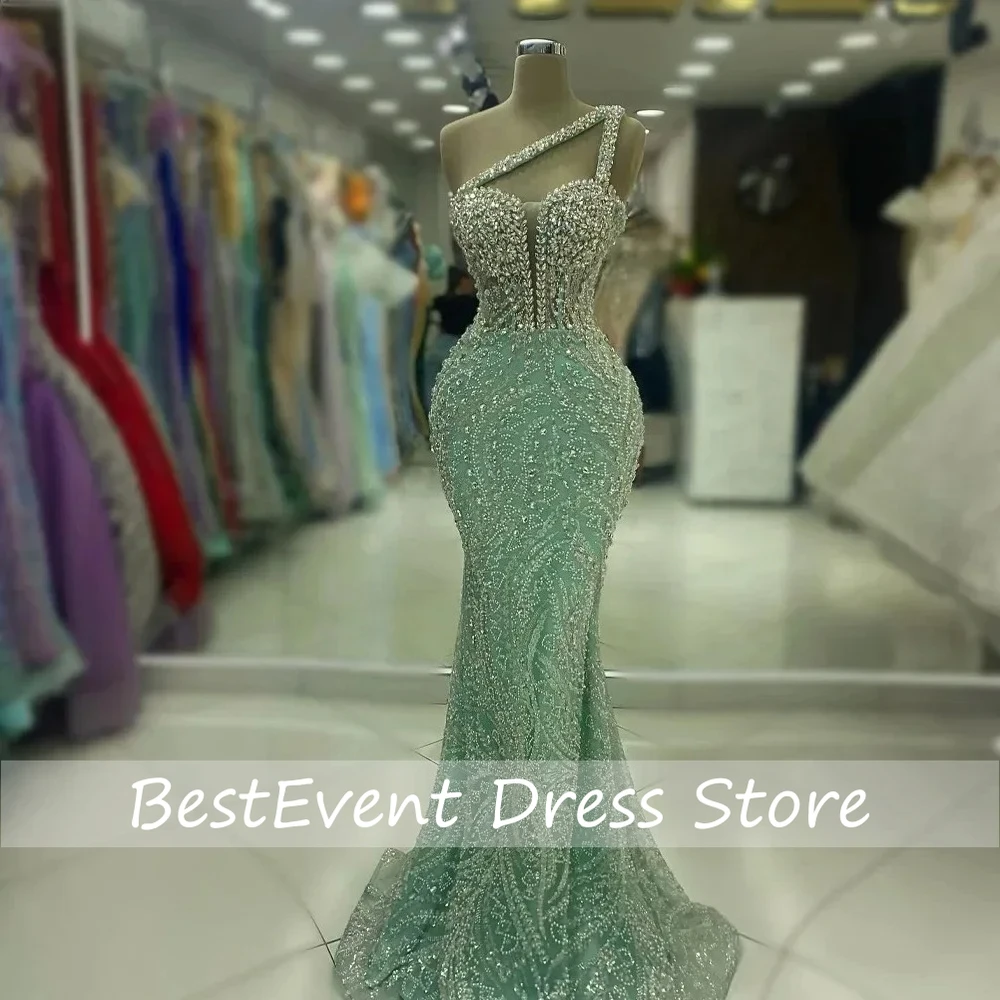 Maßgeschneiderte exquisite Abendkleider, wunderschönes, schillerndes, schulterfreies, rückenfreies Fischschwanzkleid mit Perlenstickerei, langes Kleid, formelle Partykleider