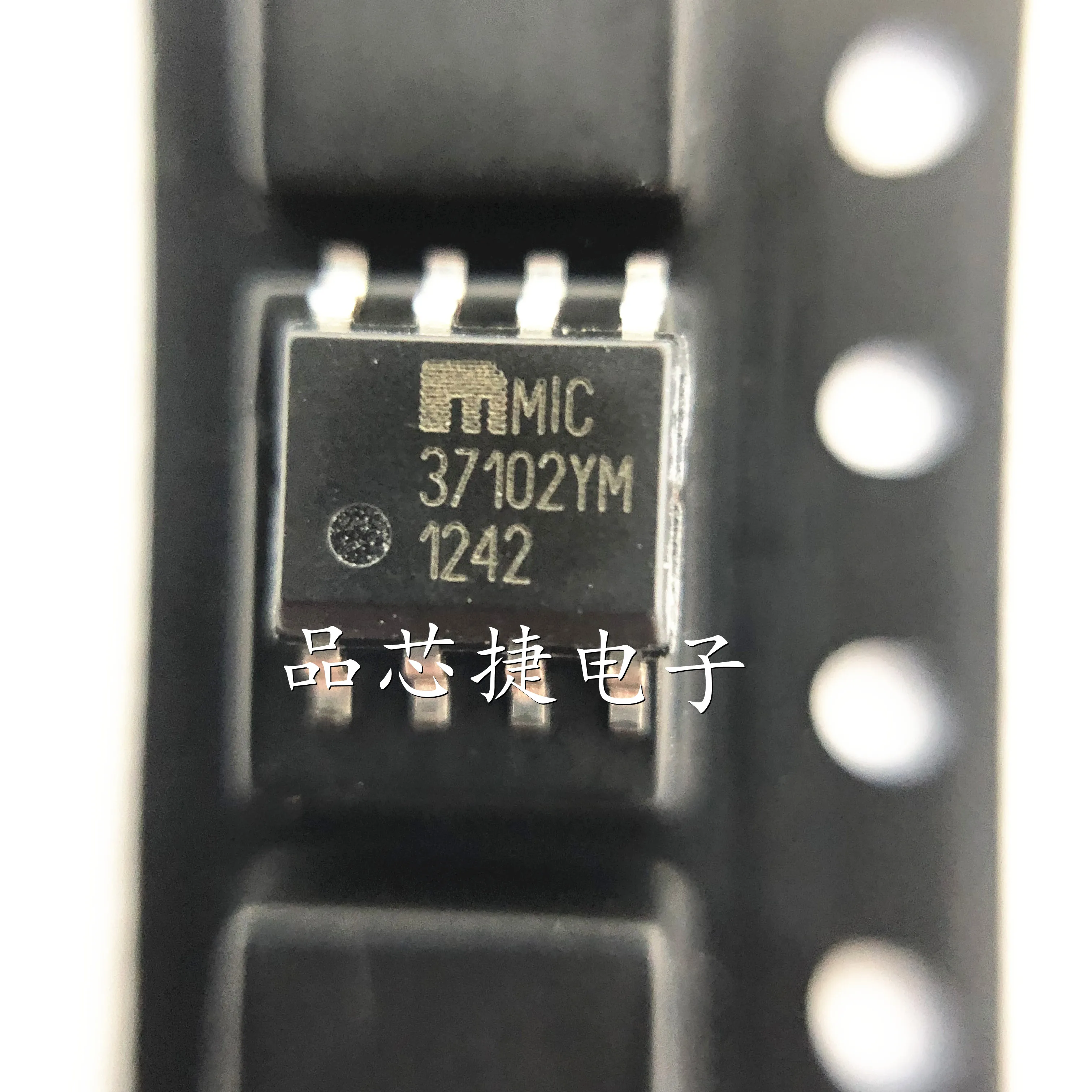 10pcs/Lot MIC37102YM TR Marking MIC 37102YM SOIC-8 1A Low-Voltage µCap LDO