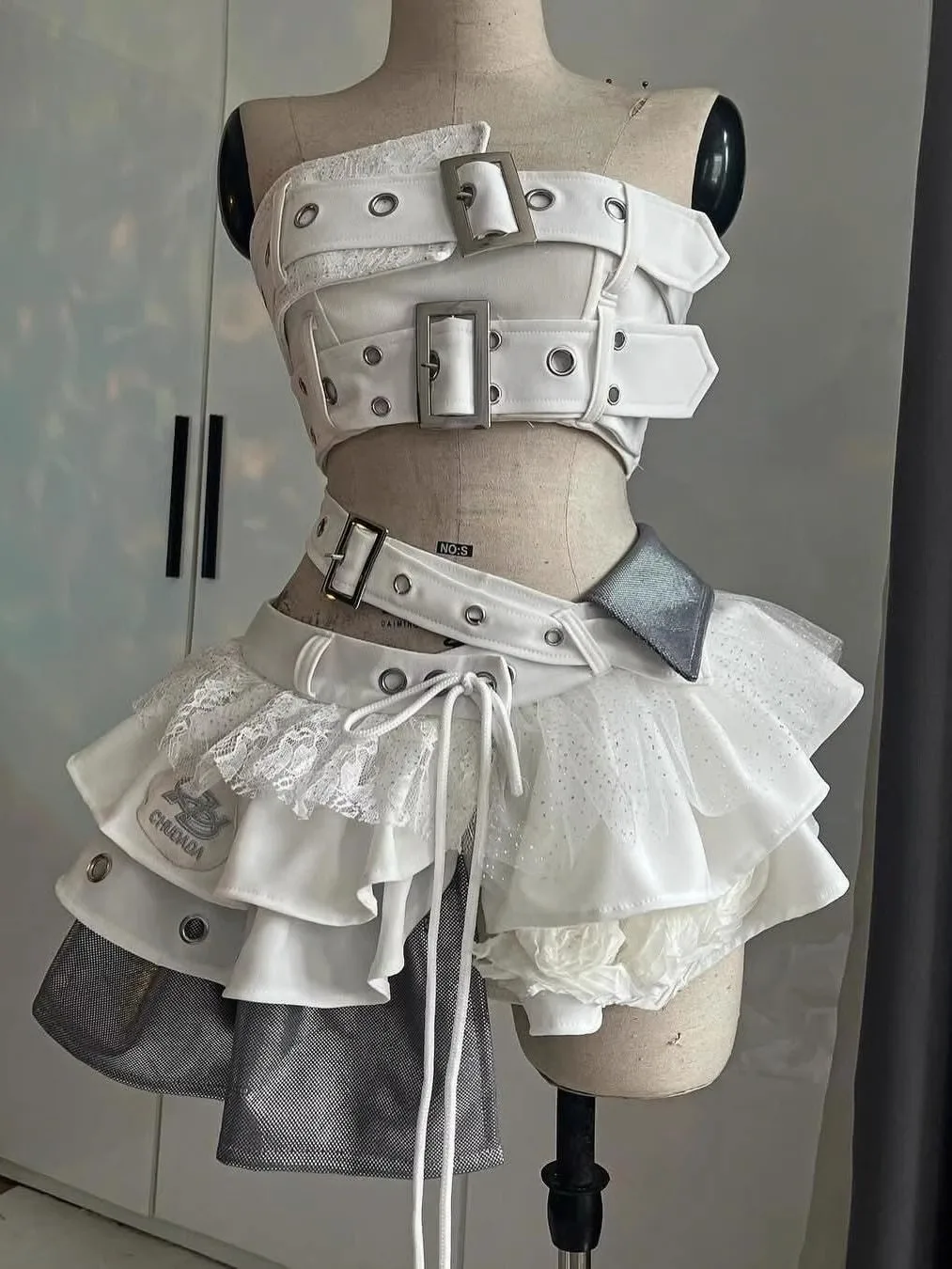 New style Japanese Sweet Cool White Punk Style Y2k Tube Top Splicing Lace Irregular Tutu Sexy Two-piece Set For Girls