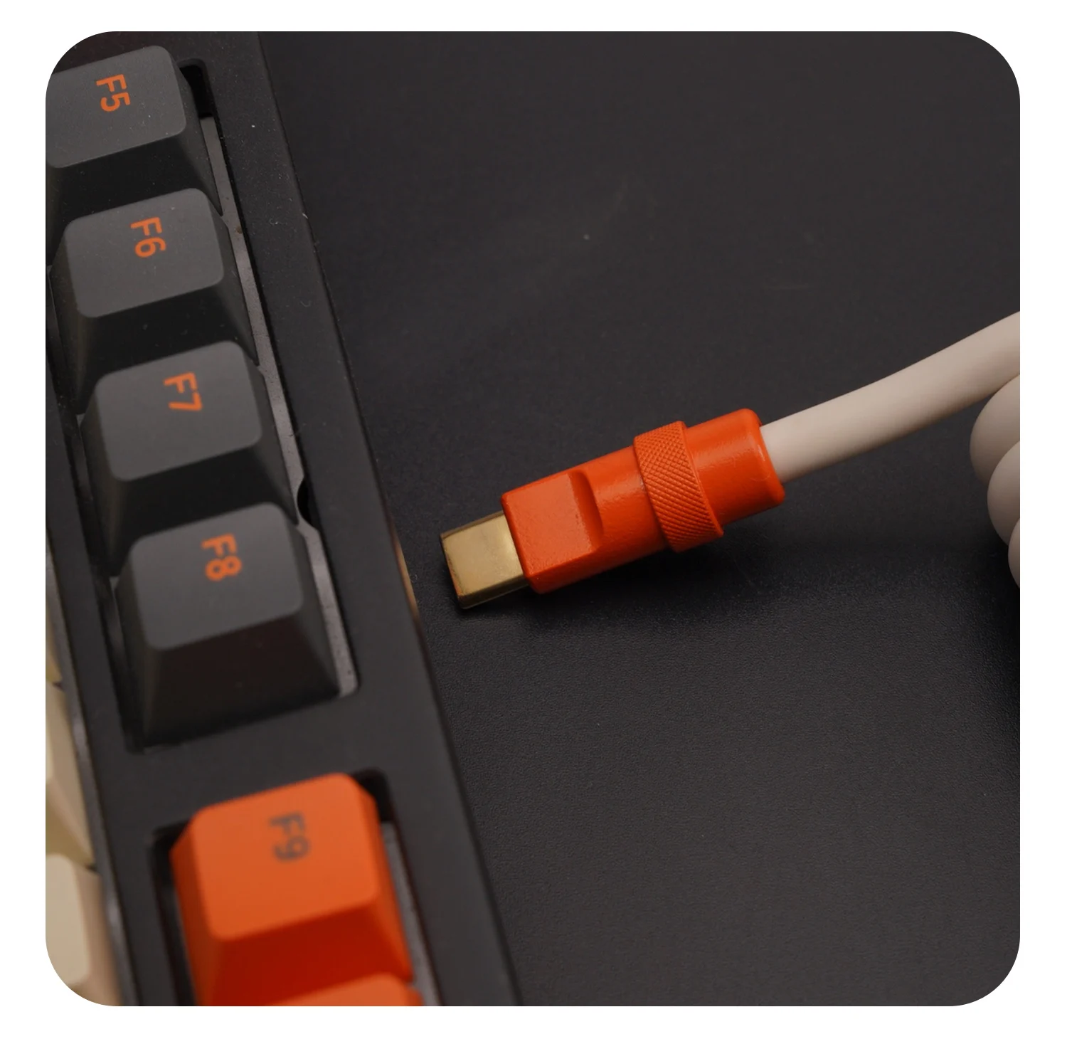 New GC hand-customized mechanical keyboard personality data cable rubber shrinking spiral rear orange hardware large carbon