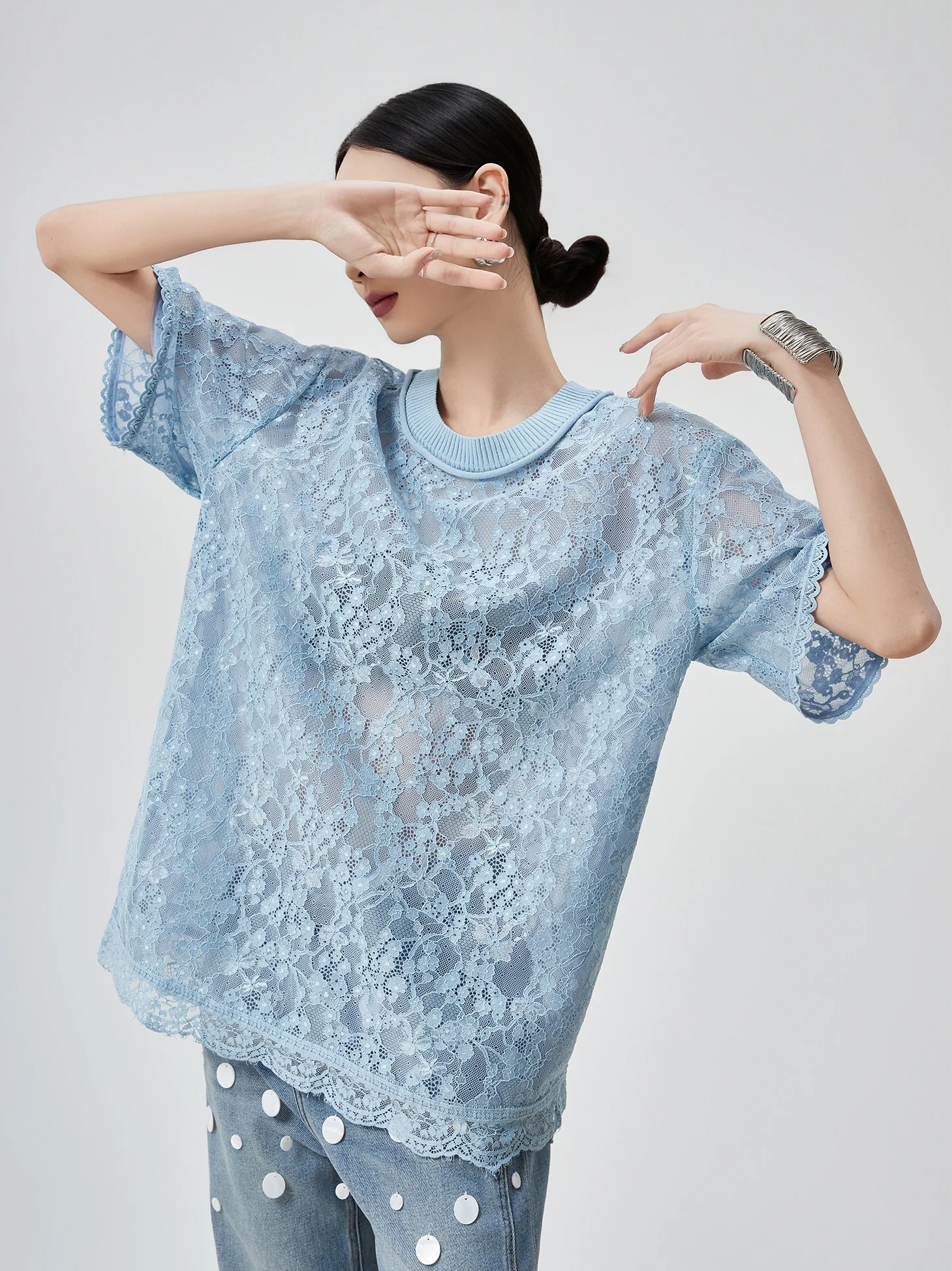 

Blue Lace Embroidered Me T-irt Women's Loose Fit Thin ort Sve Top Casual Sle Polyester Fabric Summer New Arrival