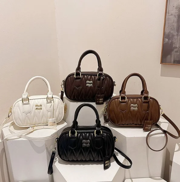 

Light Luxury Pleated Embroidered Thread Handbag, Versatile Fashion Large-capacity Women's Bag, New Oblique Span Bag