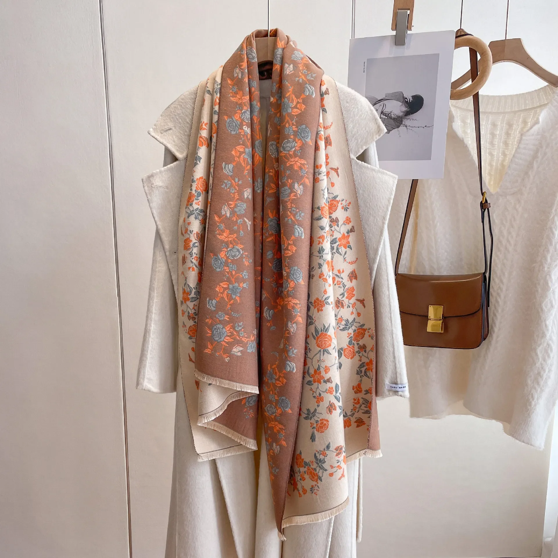 

Fashion Winter New Warm Cashmere Shawl Scarf For Women Floral Print Pashmina Thick Scarves Wrap Femal Poncho Echarpe Bandana