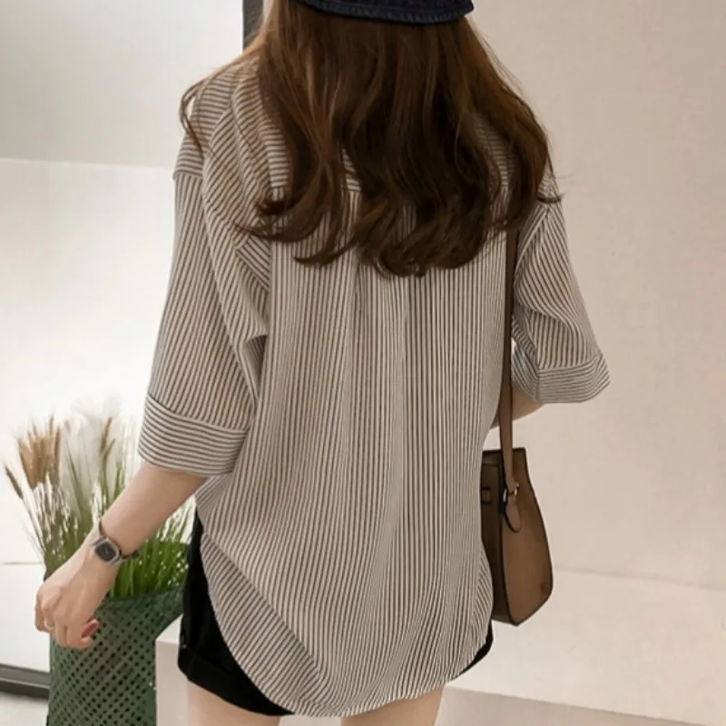 

Свободные блузки для женщин с рукавом три четверти в полоску в корейском стиле, модная весенне-летняя одежда, новый простой дизайн, универсальная одежда