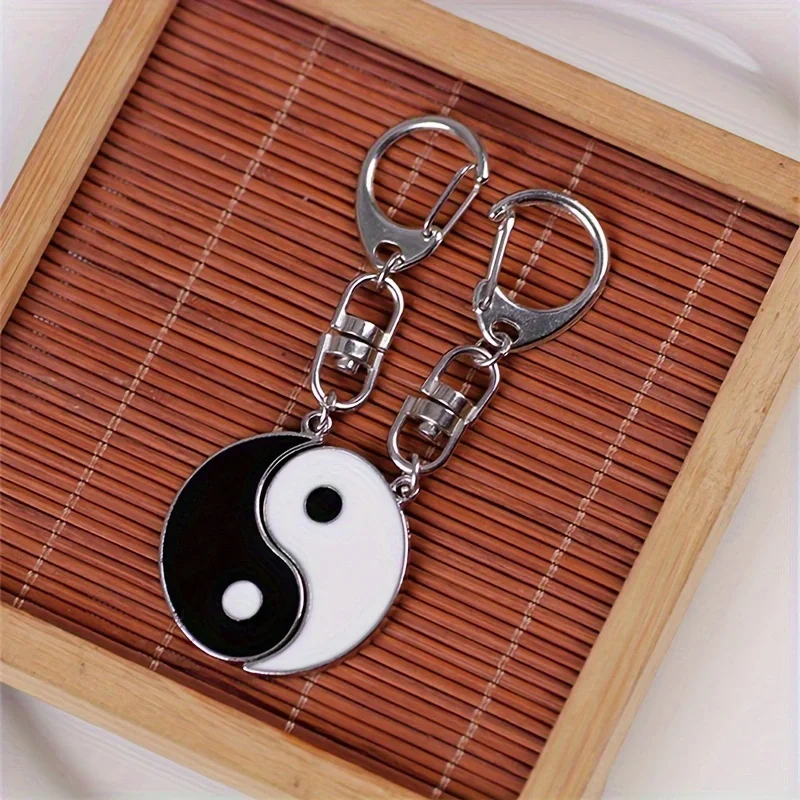 2Pcs Fashion Tai Chi KeyChain for Men Women Chinese Style Yin and Yang Couple Key Chain BFF Best Friends Accessories Gifts